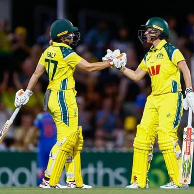 Mooney, Healy star after bowlers shine for Australia