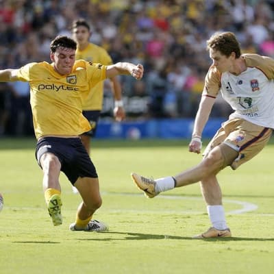 Mariners end Jets' winning streak in F3 derby stalemate