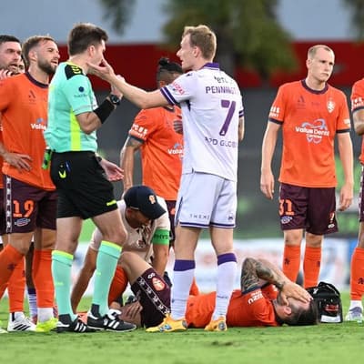 Injuries cruel Roar's finals hopes in draw with Perth