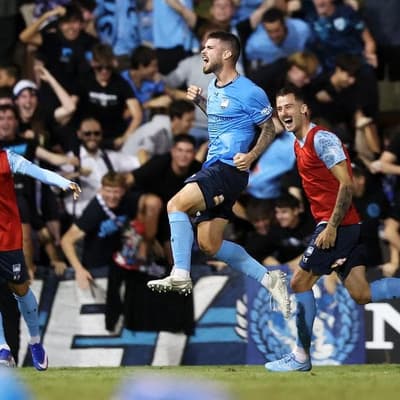 Sydney star hurt in contentious Wellington win