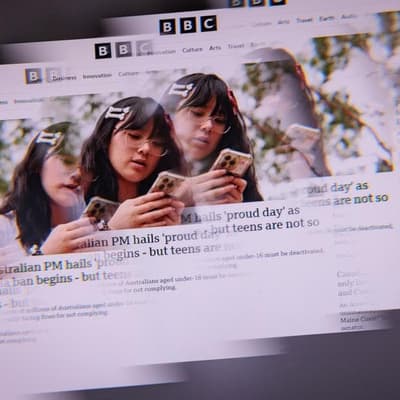 UK parents quizzed about social media ban for kids