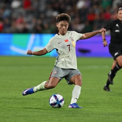 Title holders China too strong for brave Bangladesh