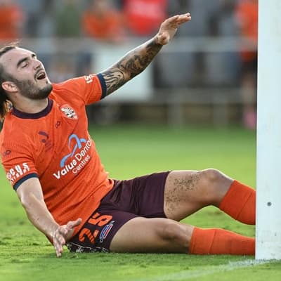 Socceroos striker sidelined, keeper stands tall in Cup