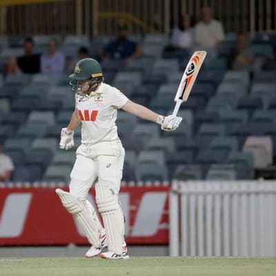 Healy out cheaply as pink ball swings wildly in Perth