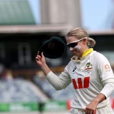 Departing great wants more Tests for women's cricket