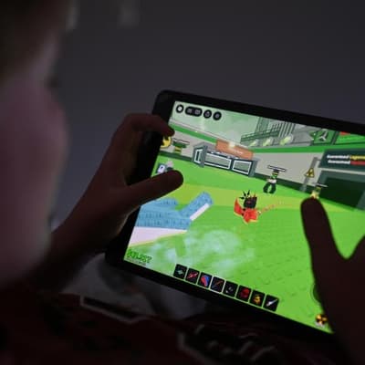 Limiting screen time not enough to protect kids: study