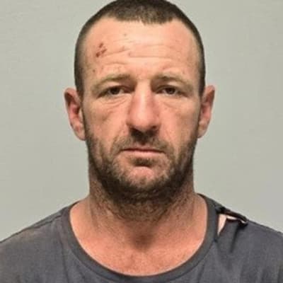 Bounty hunters may join $250k search for accused killer