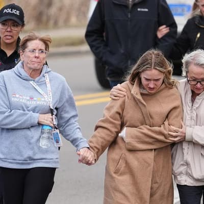 Gunman shot dead after crashing truck into US synagogue