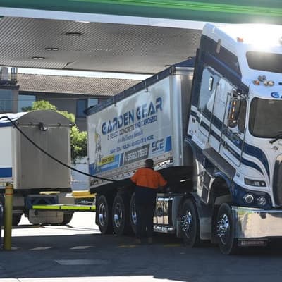 Push for city fuel rationing to keep regions motoring