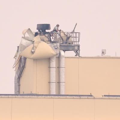 Trump threatens to cripple crucial Iranian oil hub