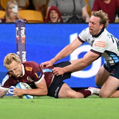 Tahs quiz no-try as Gordon double fires up Reds late