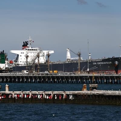 Sending Australian navy to Middle East not a priority