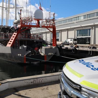 French Antarctic expeditioner dies after ship jump