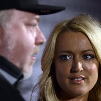 Radio giant takes big bet in Sandilands contract fight