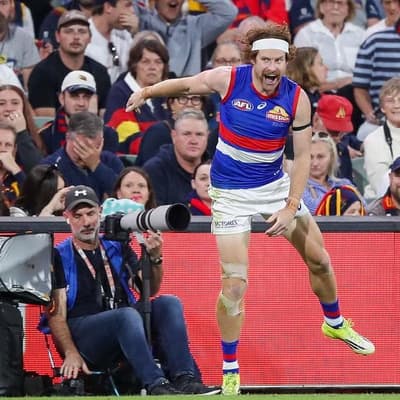Baker's crumb helps Bulldogs pip Adelaide in thriller
