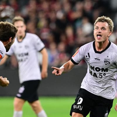 Van Egmond unloads on Wanderers after Adelaide loss