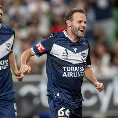 Victory unleash second-half blitz to sink Mariners 4-1