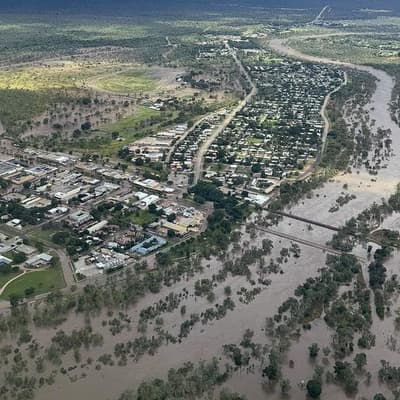 Towns brace for fresh floods as ex-cyclone lashes north