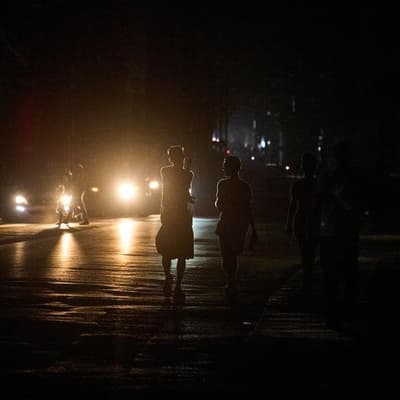 Anguish for Cubans as power grid collapses again