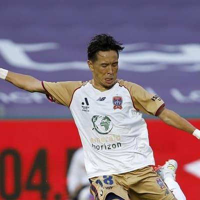 Jets beat Sydney to close on A-League Men premiership