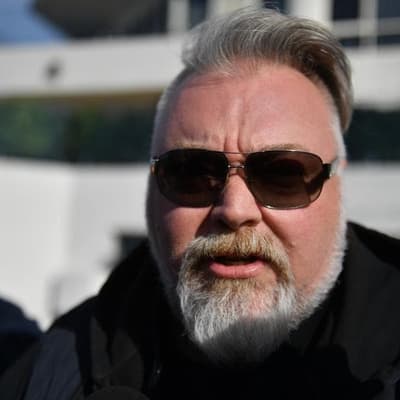 Sandilands sues radio giant over contract feud