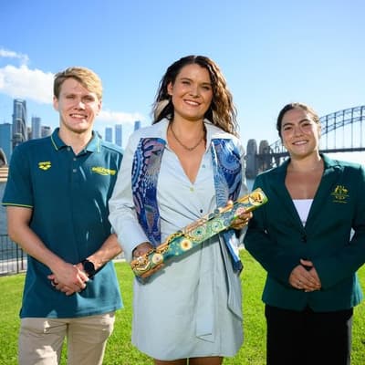 Comm Games: King's Baton fever sweeps Australia