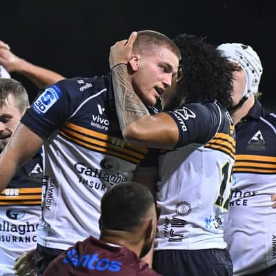 Larkham sends sharp message to his wannabe Wallabies