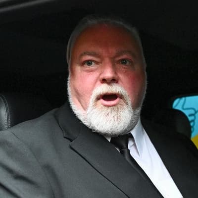 Shock jock claims 'irreparable harm' in contract fight