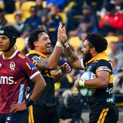 Hurricanes blow away Reds to snap four-game Super run