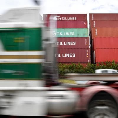 Truck tax cut backed as fuel-rationing threat looms