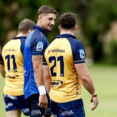 Reds' alert as Lomax gets green light for rugby debut