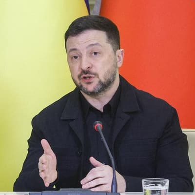 Zelenskiy says talks with US 'positive', Russia strikes