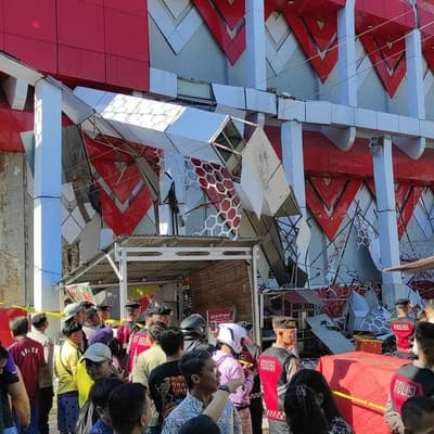Deadly quake off Indonesia triggers small tsunami