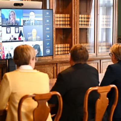 Australia joins oil crisis talks ahead of key UN vote