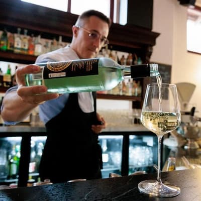 Booze bans worry Queensland hoteliers ahead of Olympics