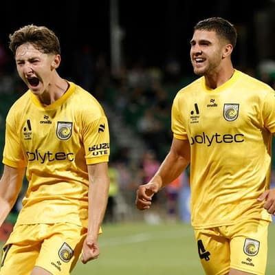 Mariners rescue a point to remain in ALM finals race