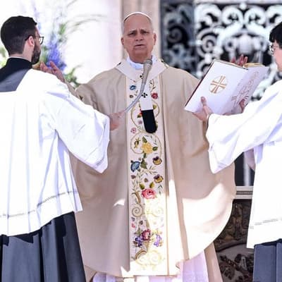 Pope urges peace in world torn by the 'violence of war'