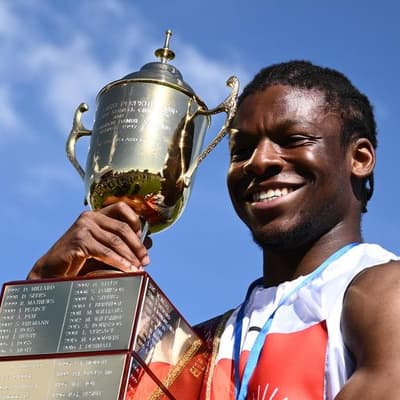 US star inspires 'relentless' Komolafe to Gift win