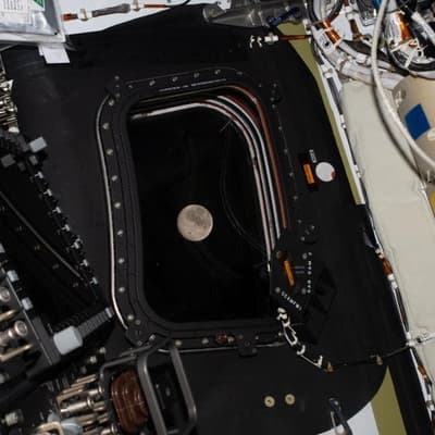 Artemis crew races to set distance record from earth