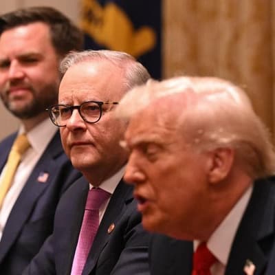 Trump chided over 'extraordinary' Iran war threats