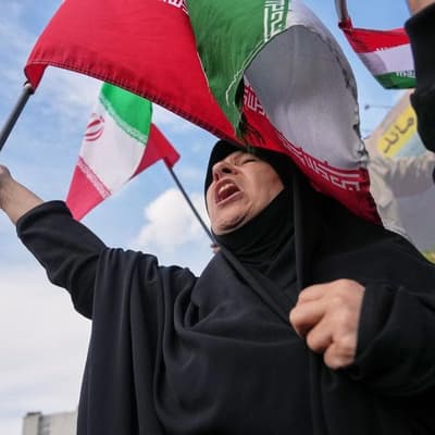 Trump agrees to ceasefire with Iran that reopens strait