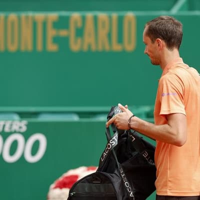 6-0 6-0: Medvedev fed bagel after Monte Carlo meltdown