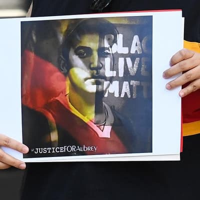 'Drop the knife': conflicting accounts of cop shooting