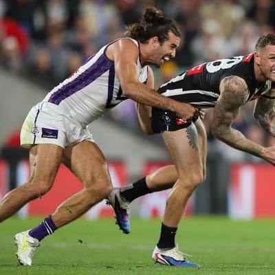 Dynamic Dockers leave it late to rain on Pies' parade