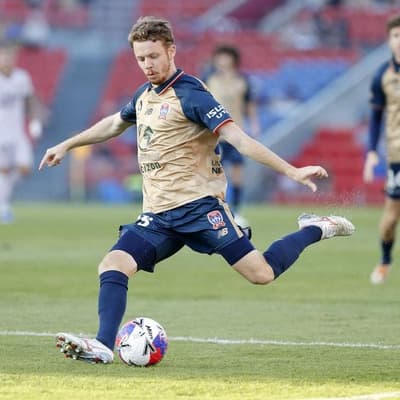Jets zoom in to snatch point with injury-time equaliser