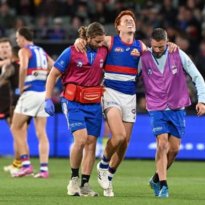 Western Bulldogs ace hurt in loss to Hawthorn