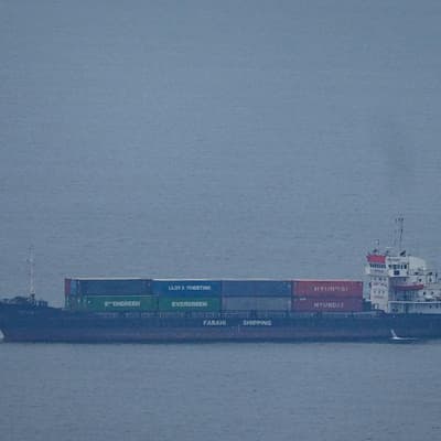 US, Iran may resume talks despite port blockade