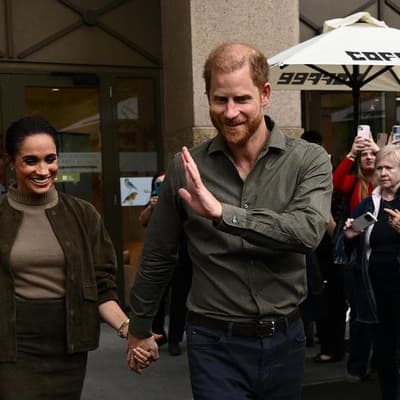 Crowds abuzz for former royal couple's Australian visit