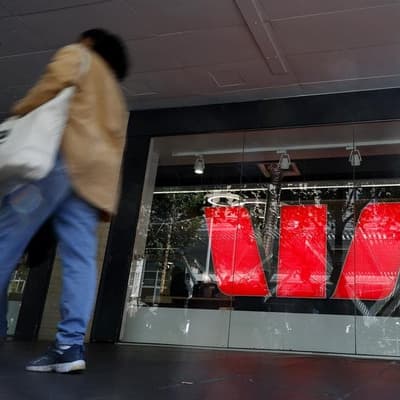War hits home for big Aussie bank as confidence slumps