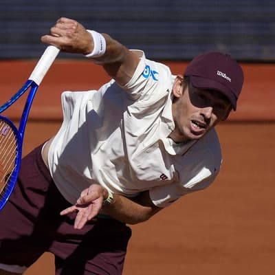 De Minaur sees off Ofner to progress in Barcelona